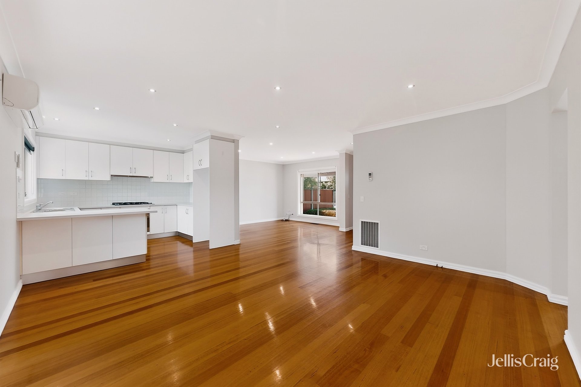 45 Winn Grove, Fawkner image 3