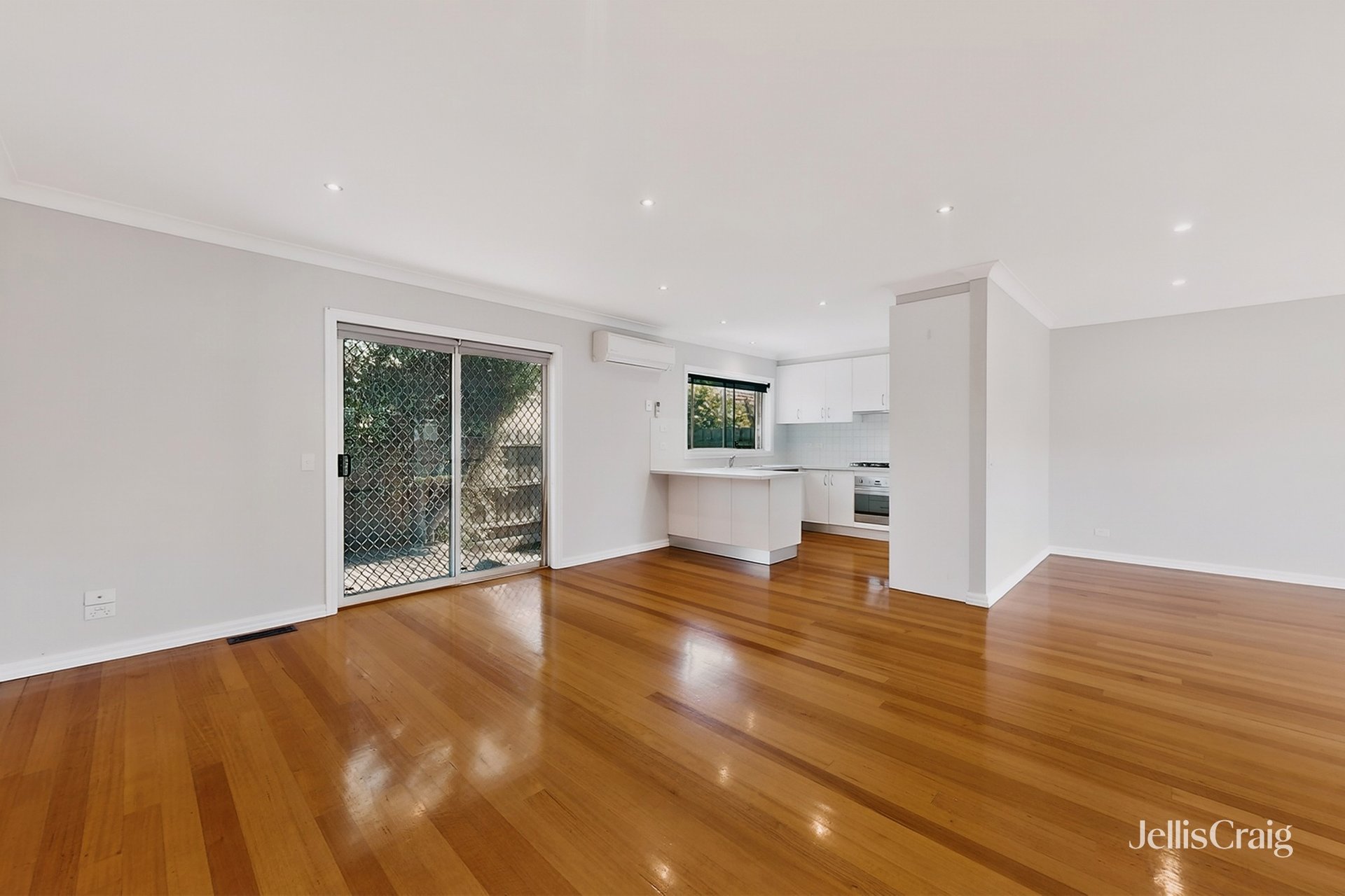 45 Winn Grove, Fawkner image 4