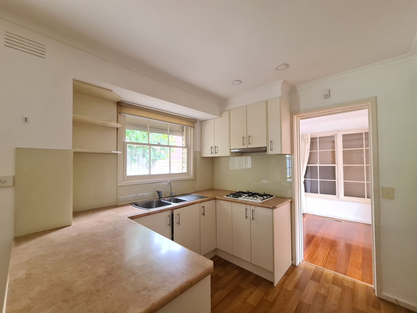 Property Gallery Thumbnail 2