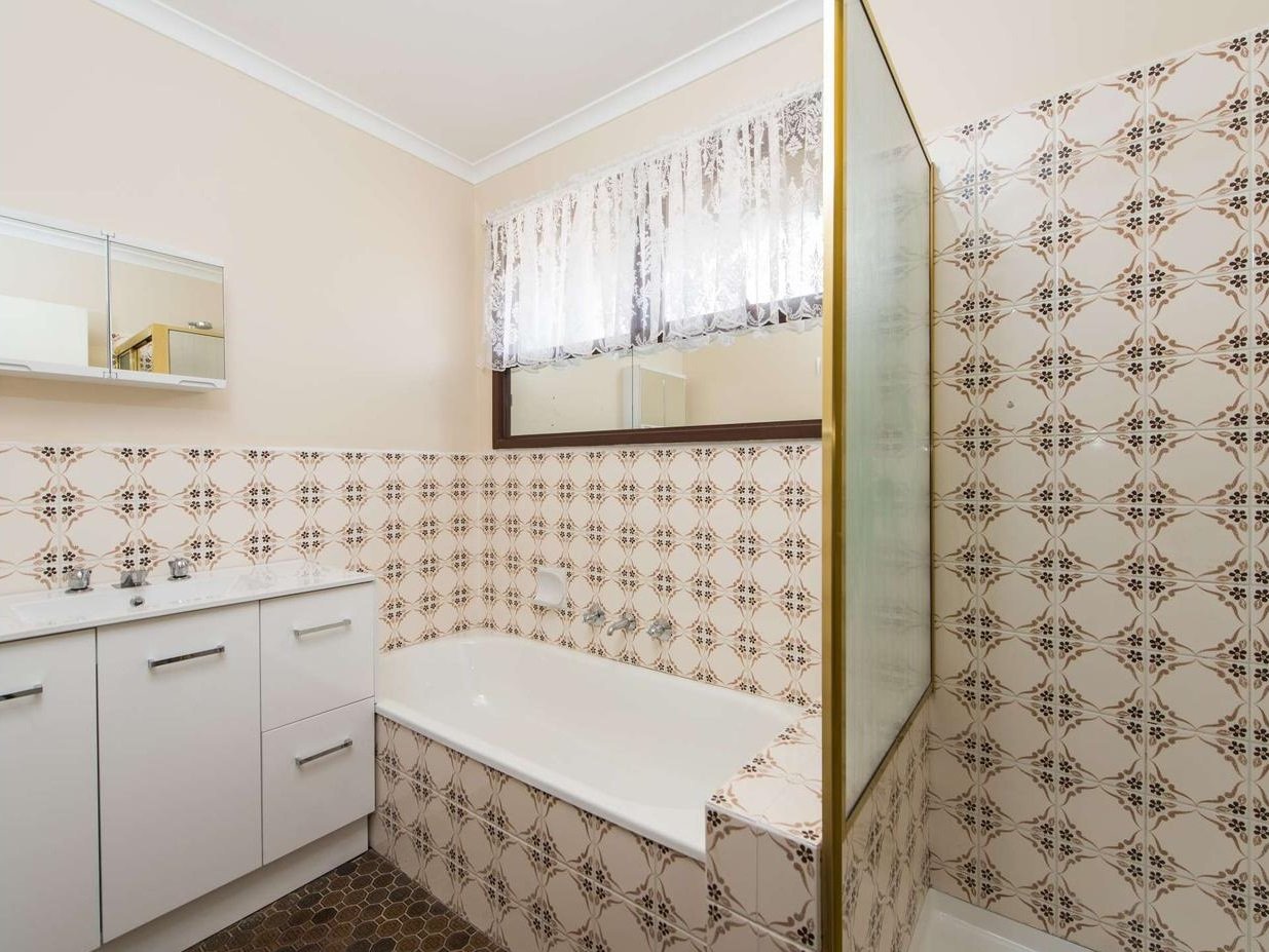 Property Gallery Thumbnail 6