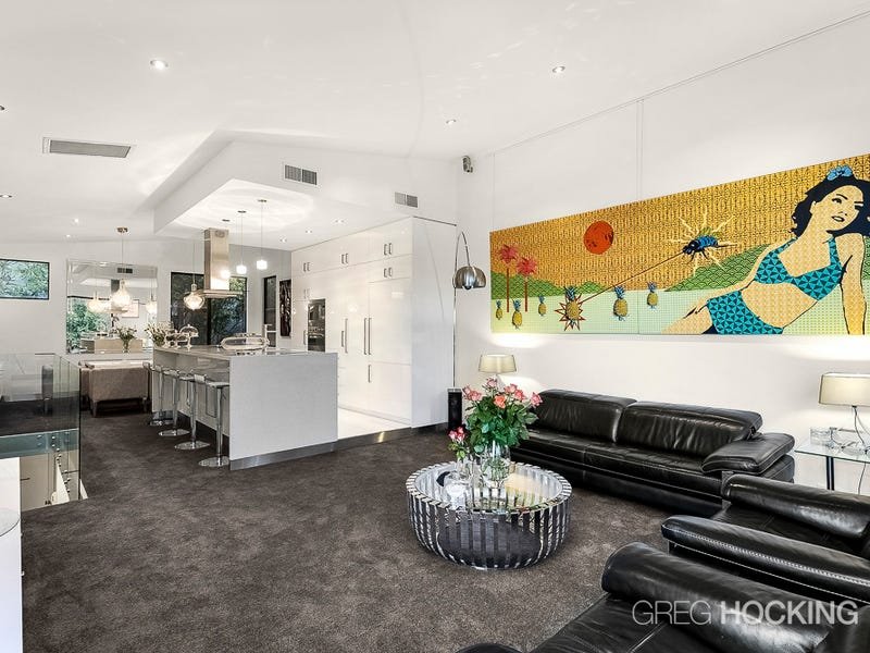 45/15 Beach Street, Port Melbourne image 1