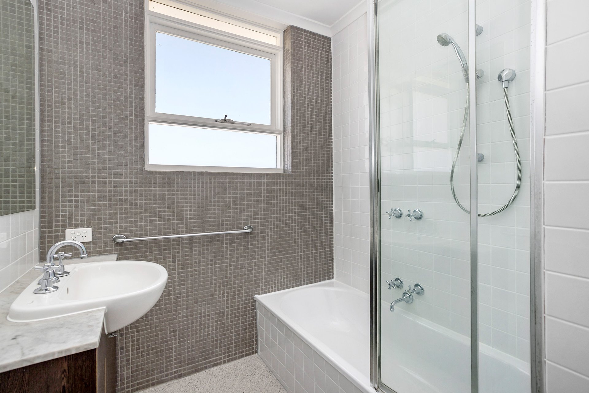 Property Gallery Thumbnail 6