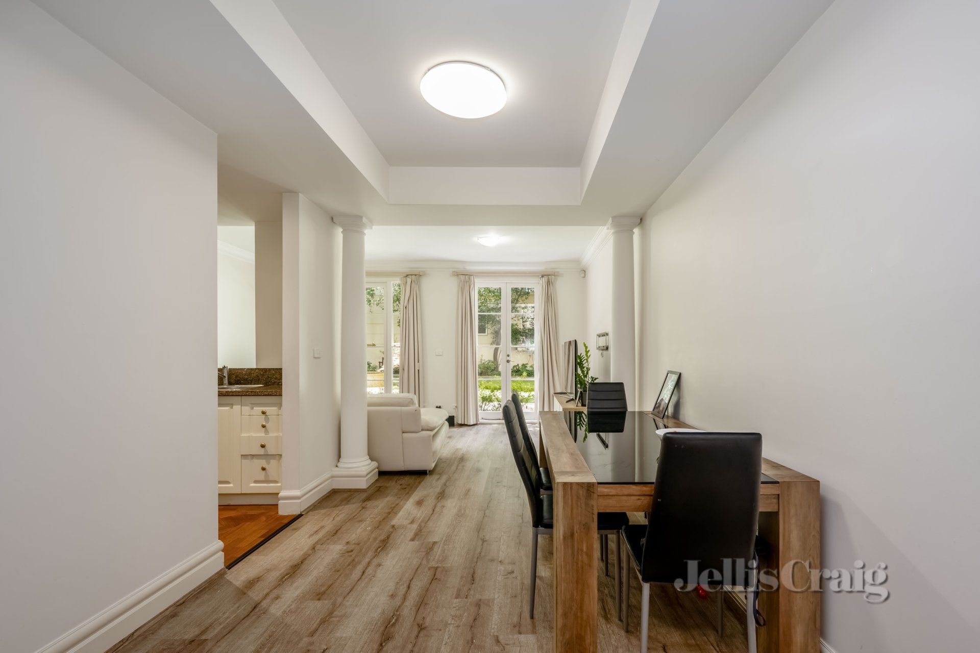 45/380 Toorak Road, South Yarra image 3