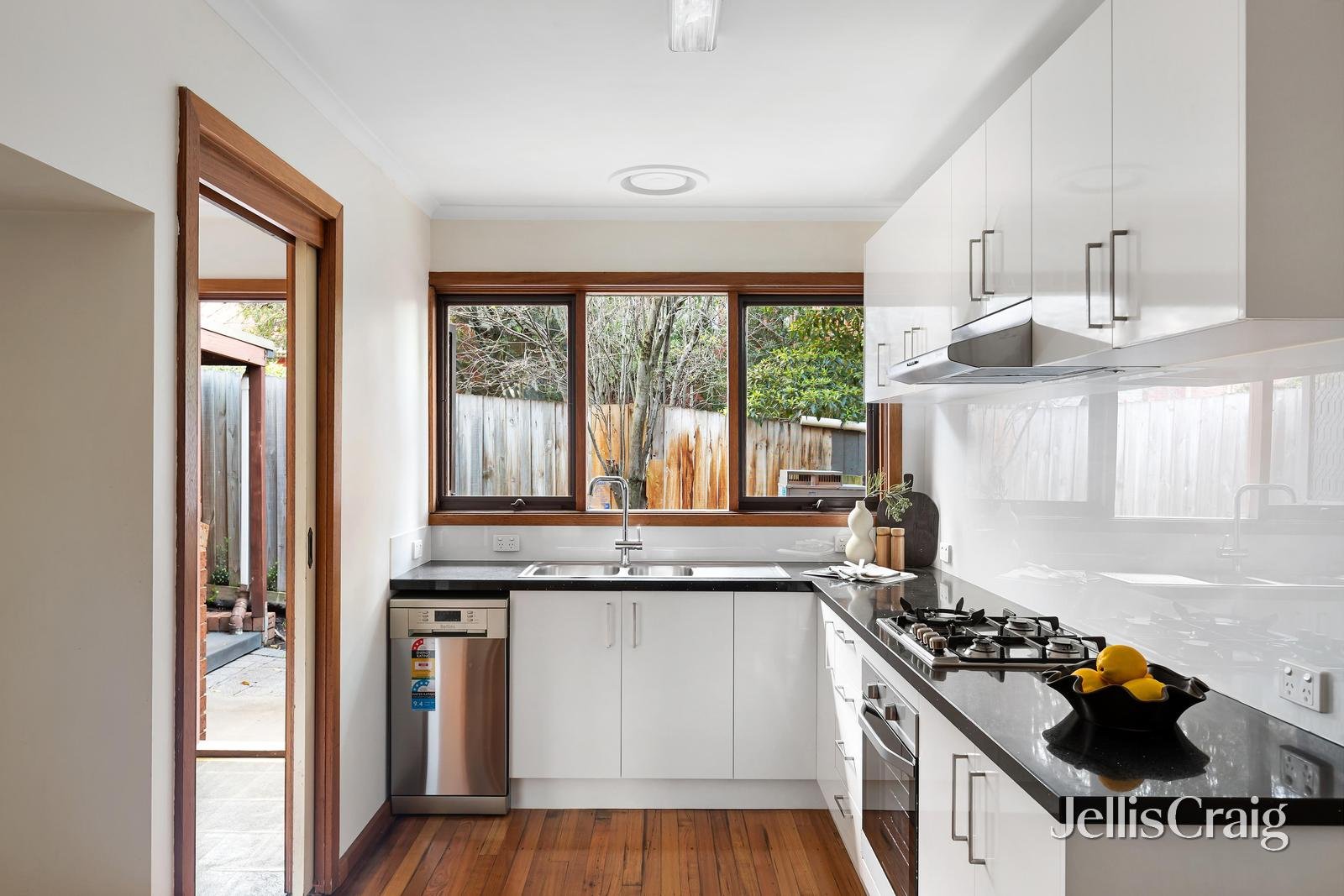 4/54 Banksia Street, Heidelberg image 3