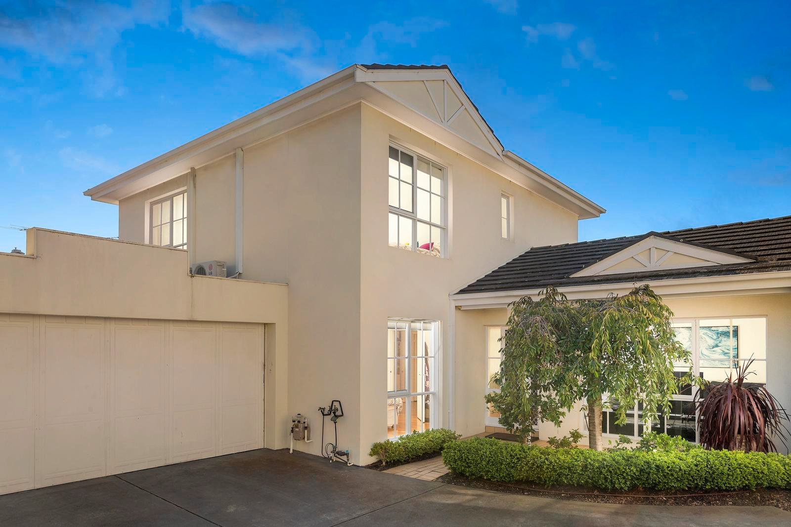 Property Gallery - Main Image