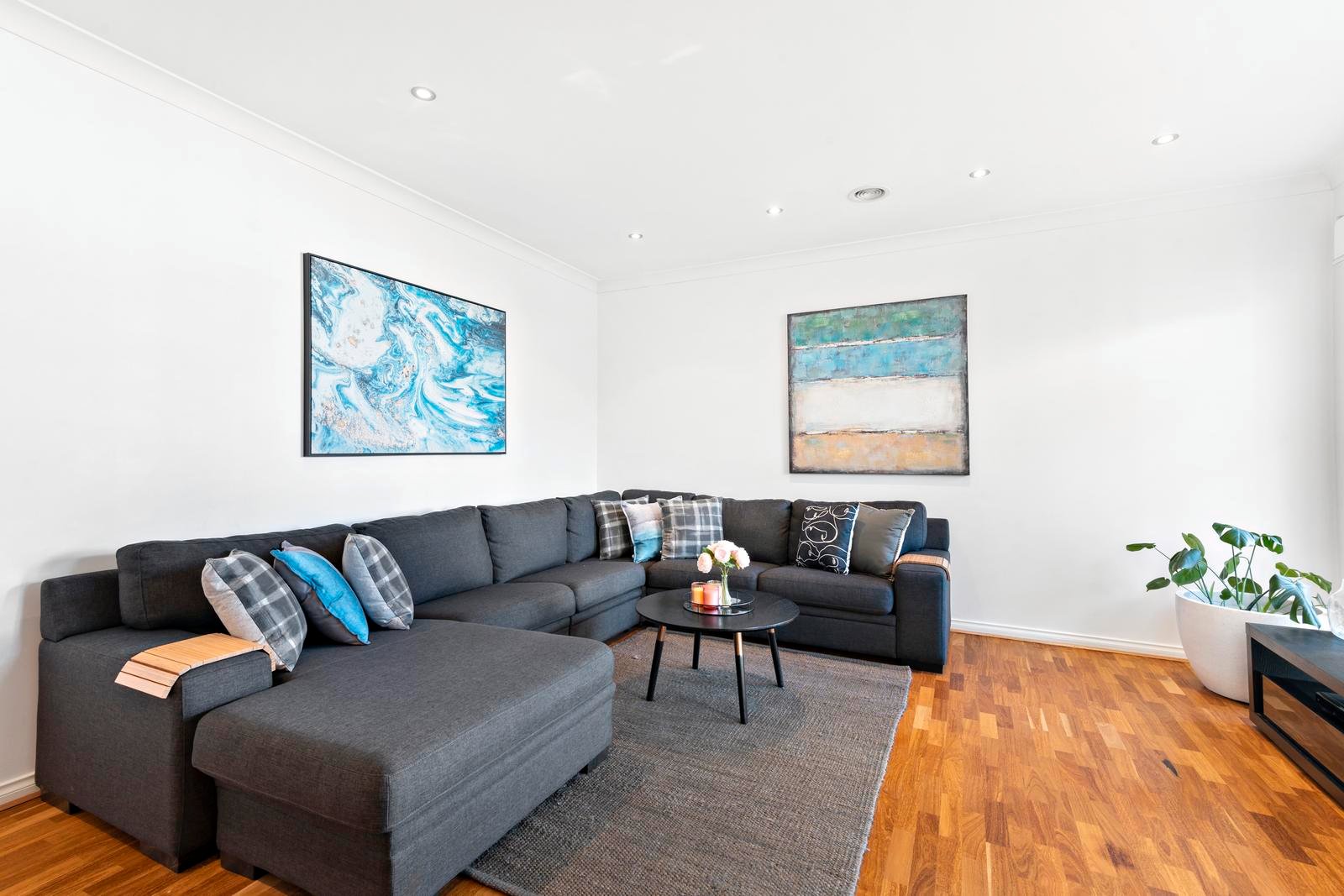 Property Gallery Thumbnail 3