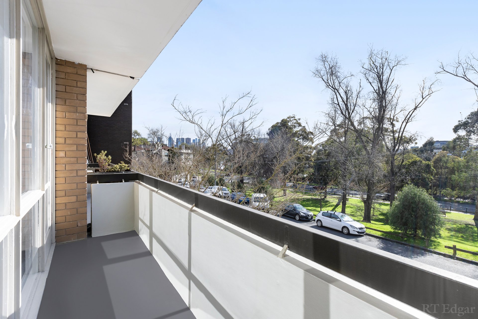Property Gallery Thumbnail 9