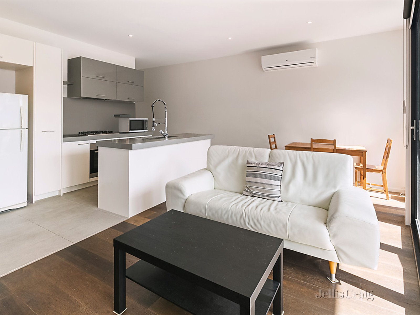 4/55 Gadd Street, Northcote image 2