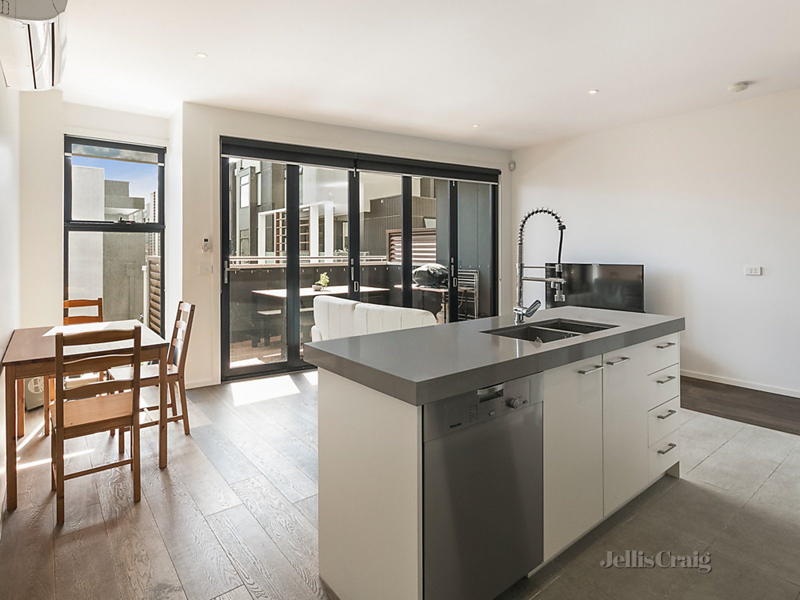 4/55 Gadd Street, Northcote image 3