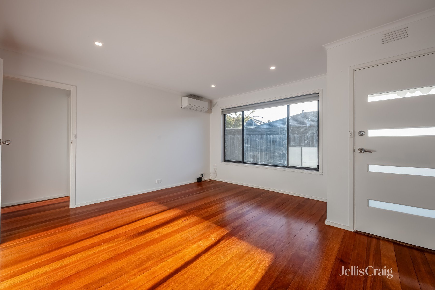 4/56 King William Street, Reservoir image 2