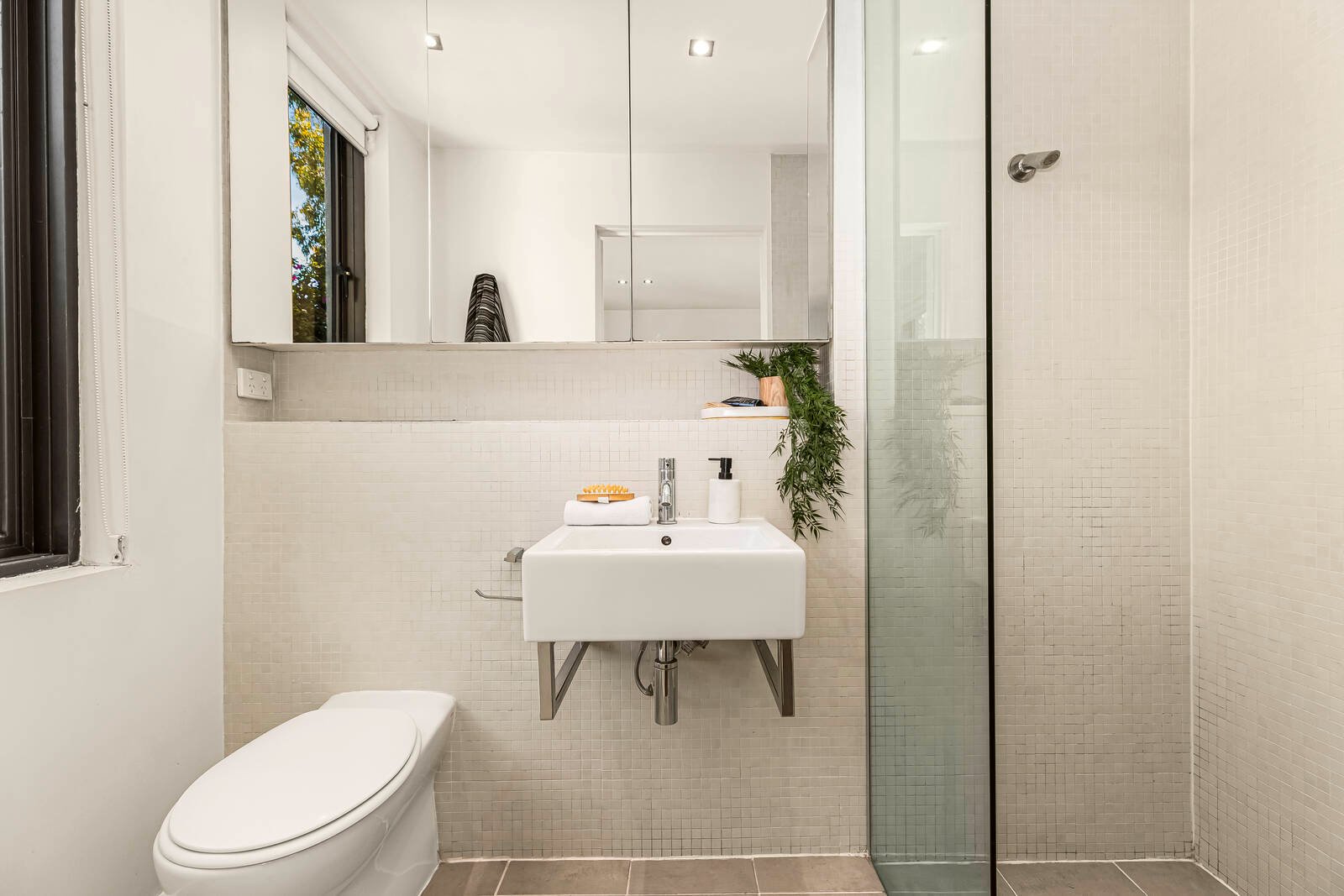 Property Gallery Thumbnail 9