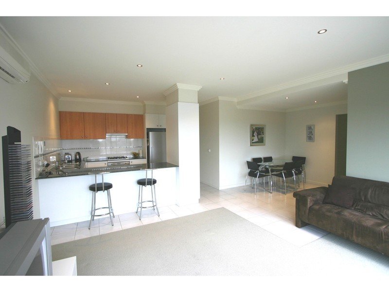 45/781 Whitehorse Road, Mont Albert image 1