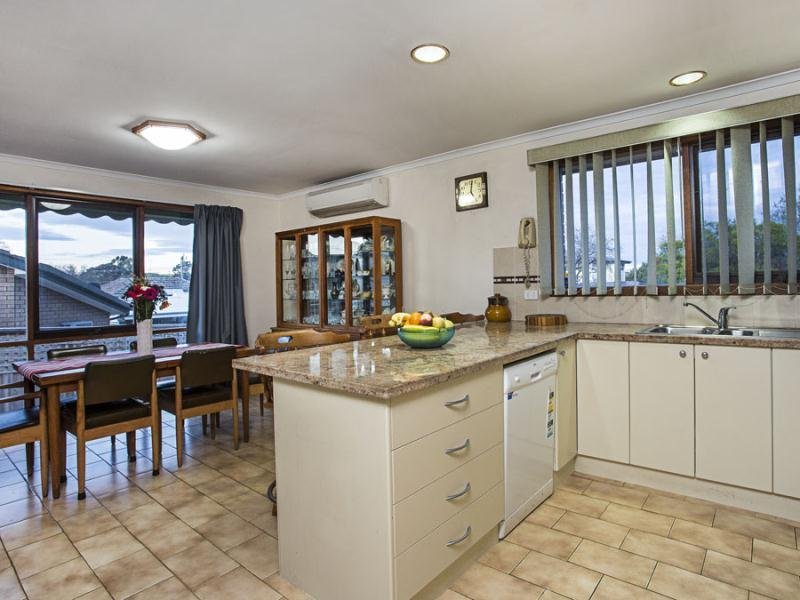 4/58 Willonga Street, Strathmore image 3
