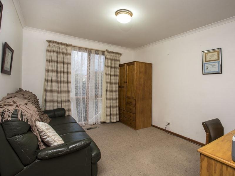 4/58 Willonga Street, Strathmore image 9
