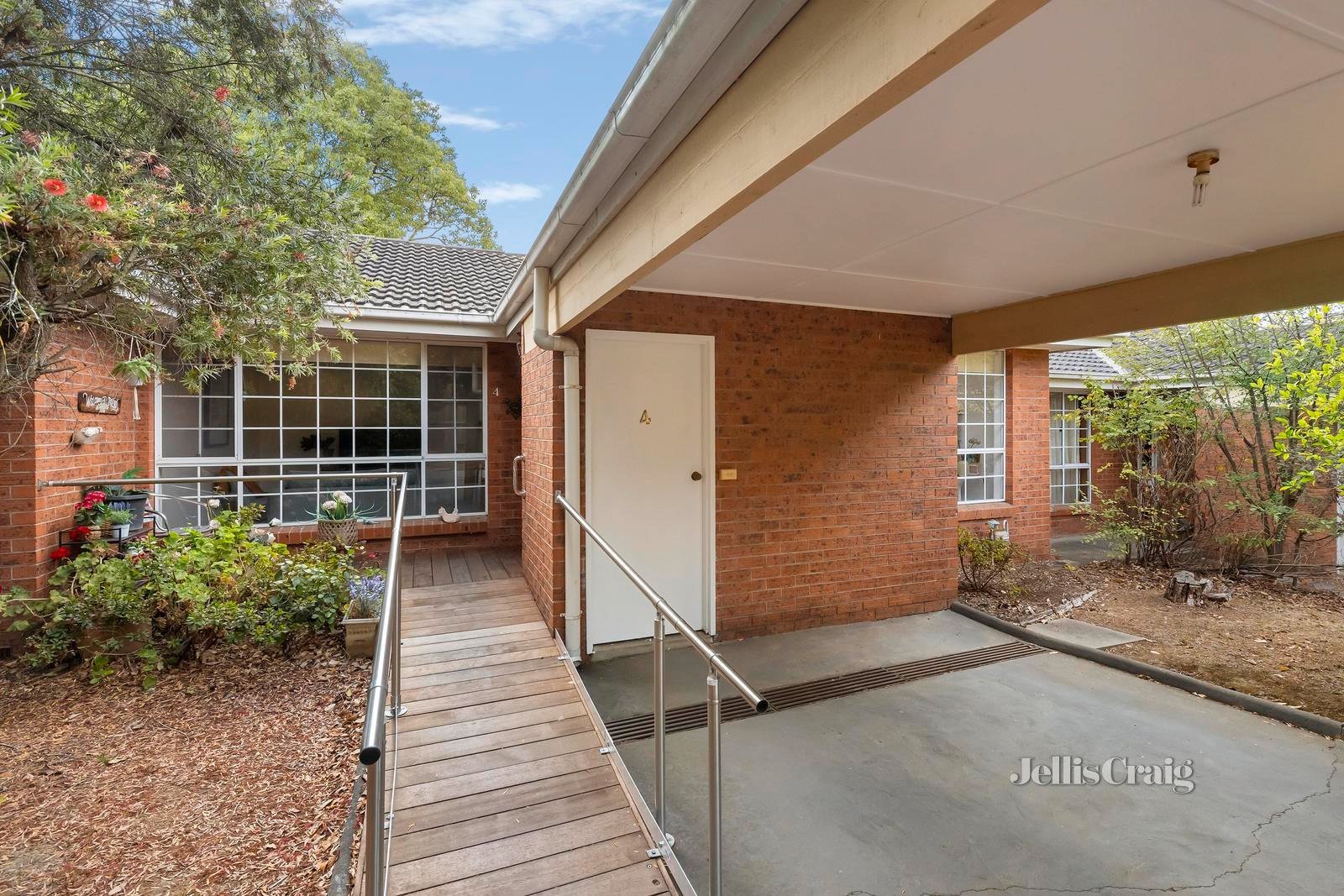 4/59-61 Hewish Road, Croydon image 1