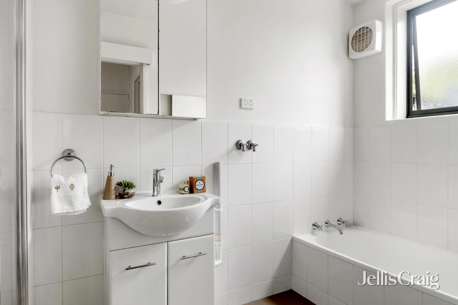 4/59 Harold Street, Thornbury image 8