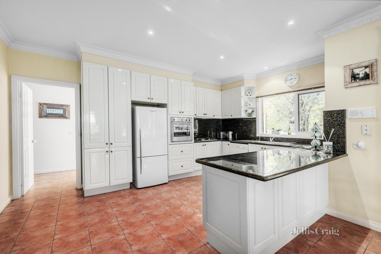 45A Greendale Road, Doncaster East image 3