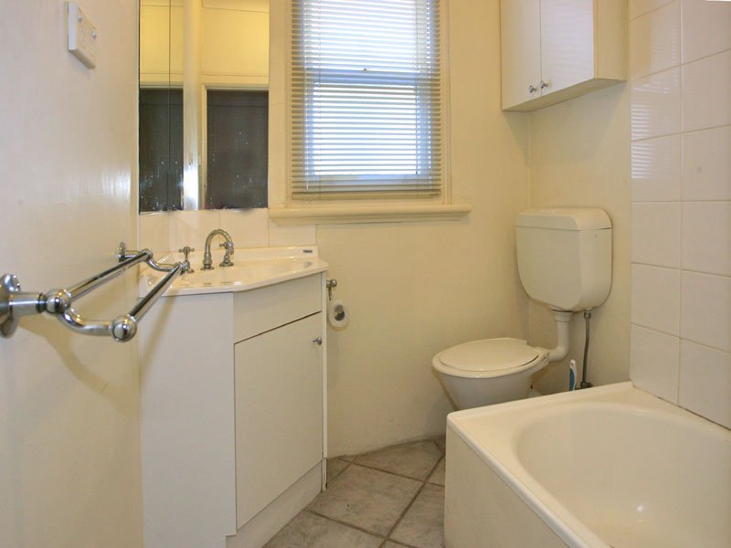 4/5a The Avenue, St Kilda East image 6