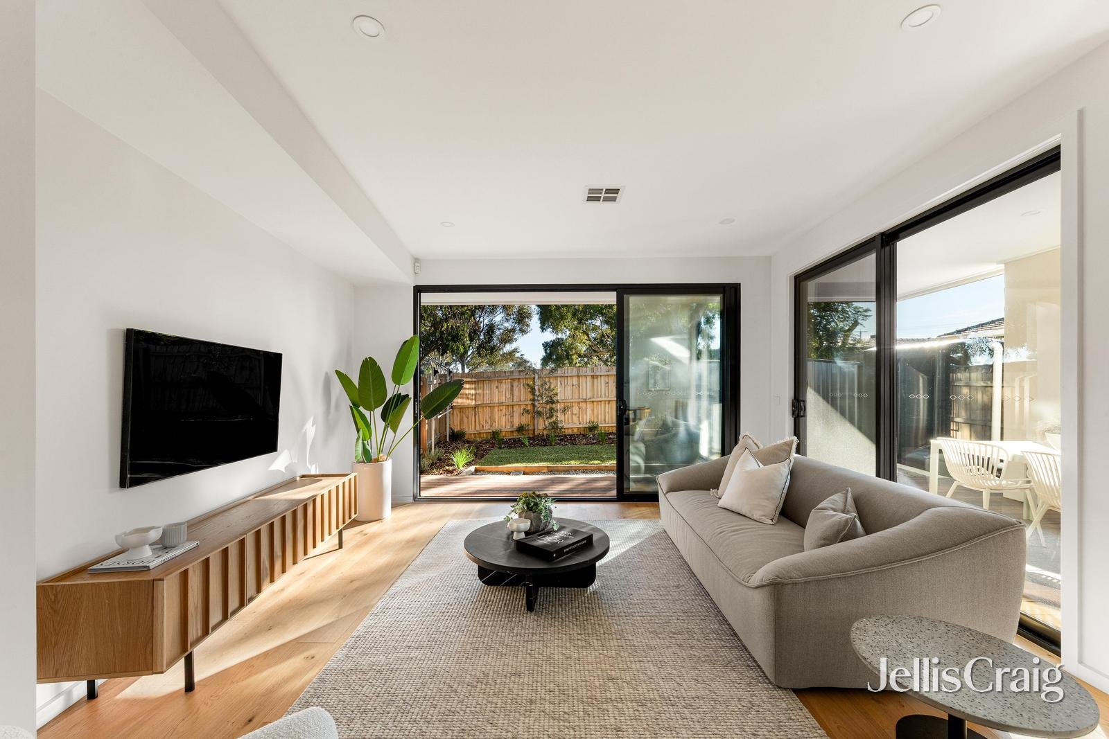 45B South Gateway, Avondale Heights image 2
