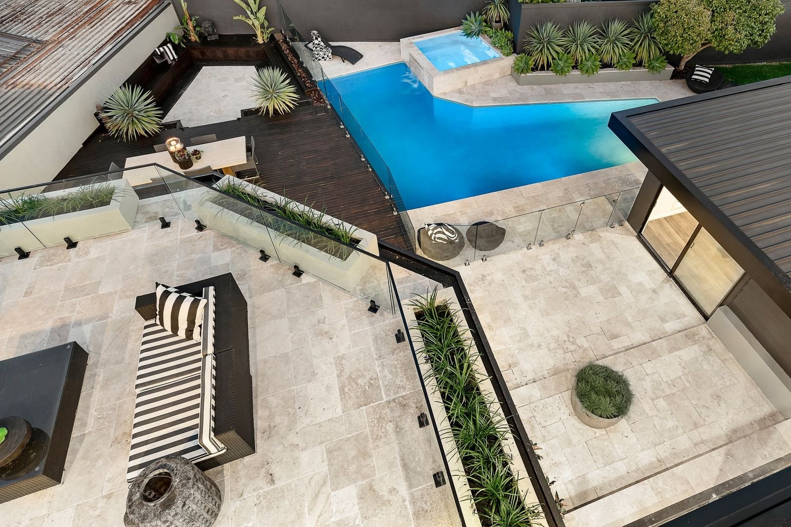 Property Gallery Thumbnail 13