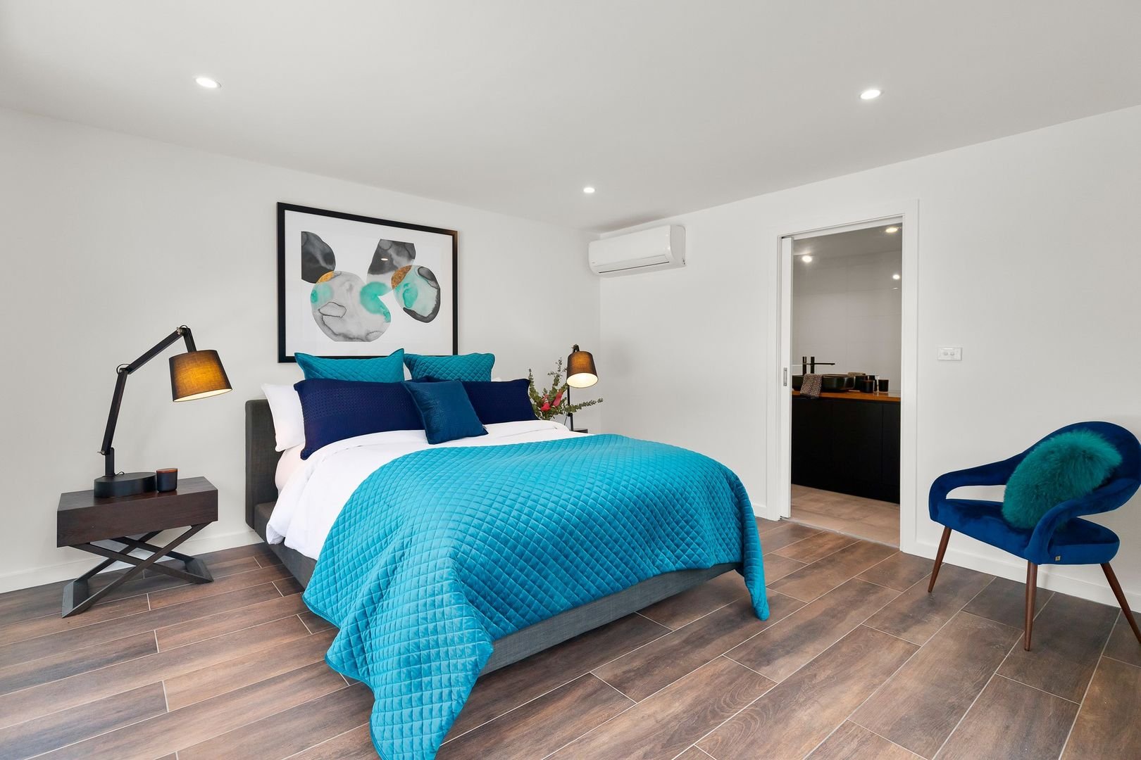 Property Gallery Thumbnail 11