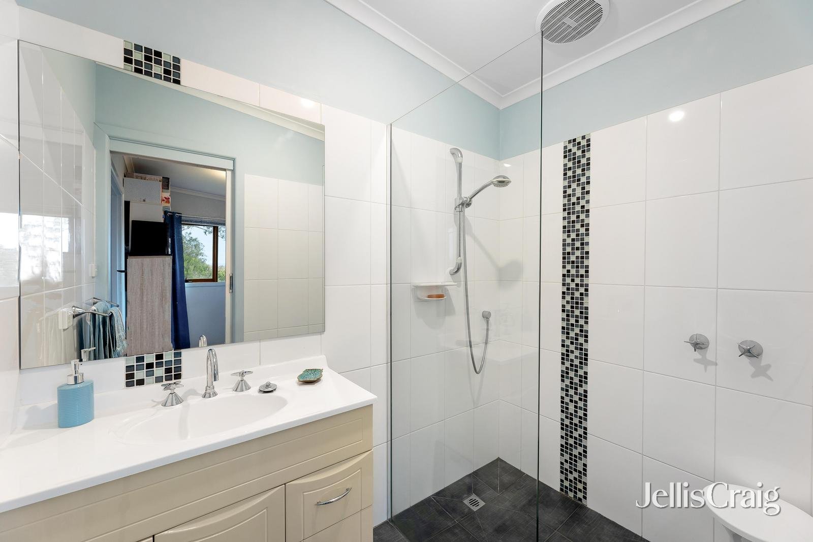 46 Adeline Street, Greensborough image 8