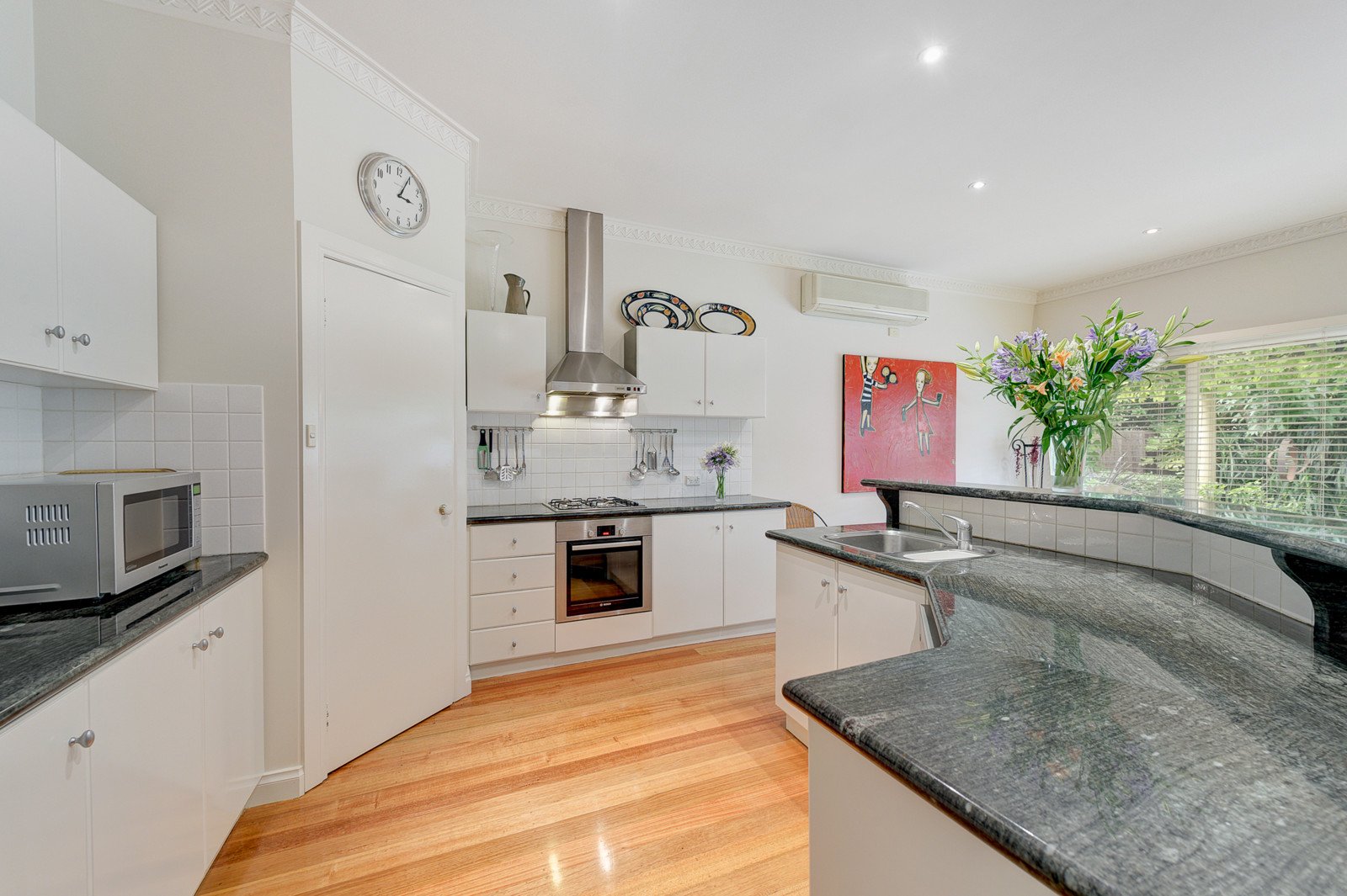 46 Albany Crescent, Surrey Hills image 6