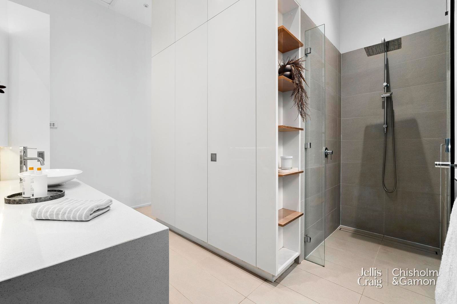 46 Broadway, Elwood image 10