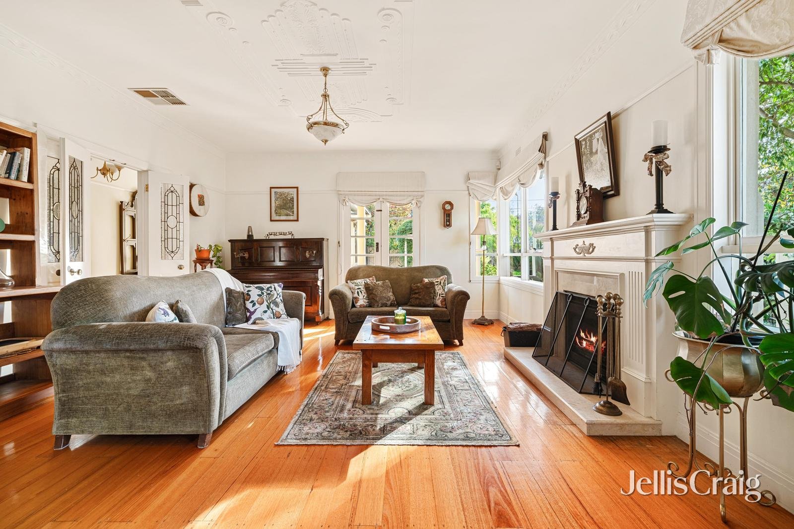 46 Charman Road, Mentone image 2