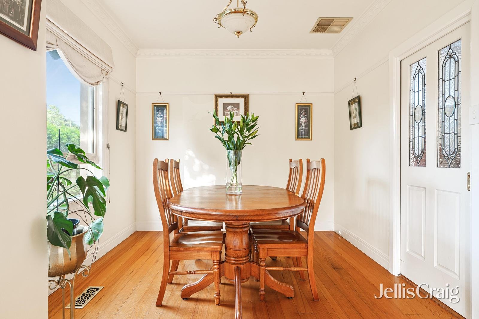 46 Charman Road, Mentone image 4