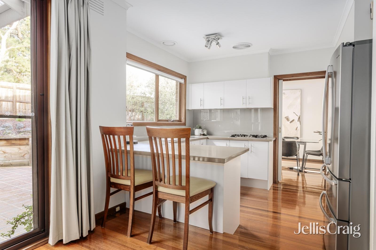 46 Dunbarton Drive, Eltham North image 2