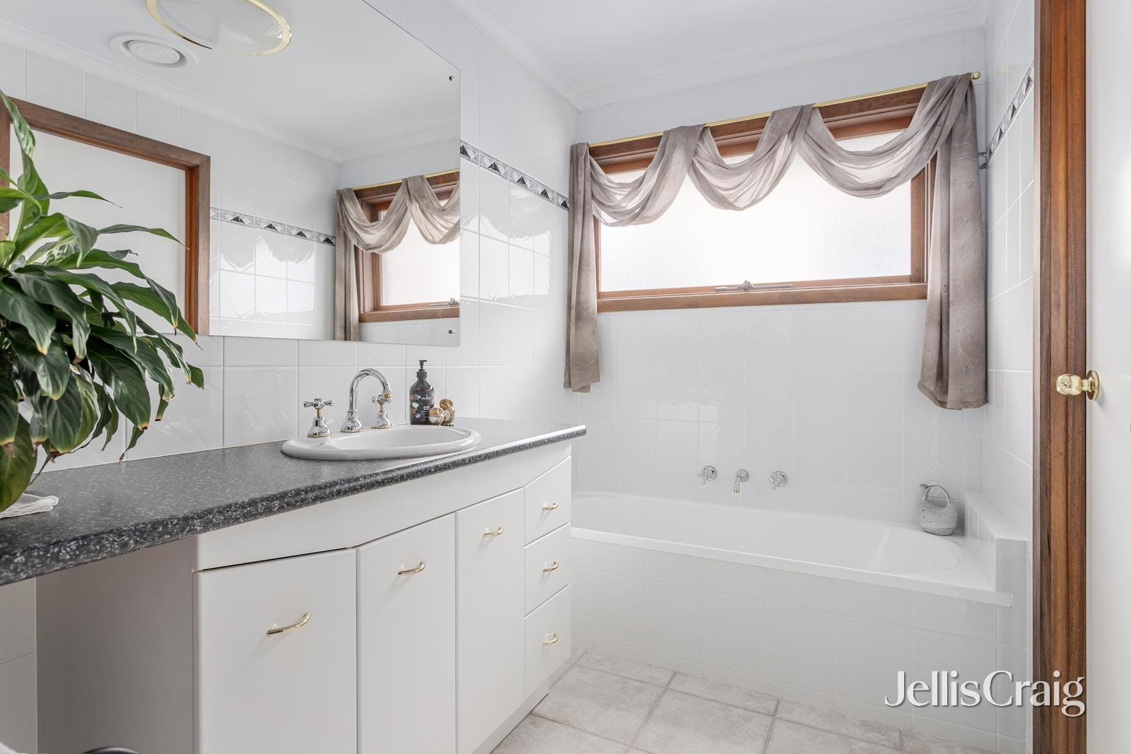46 Dunbarton Drive, Eltham North image 11