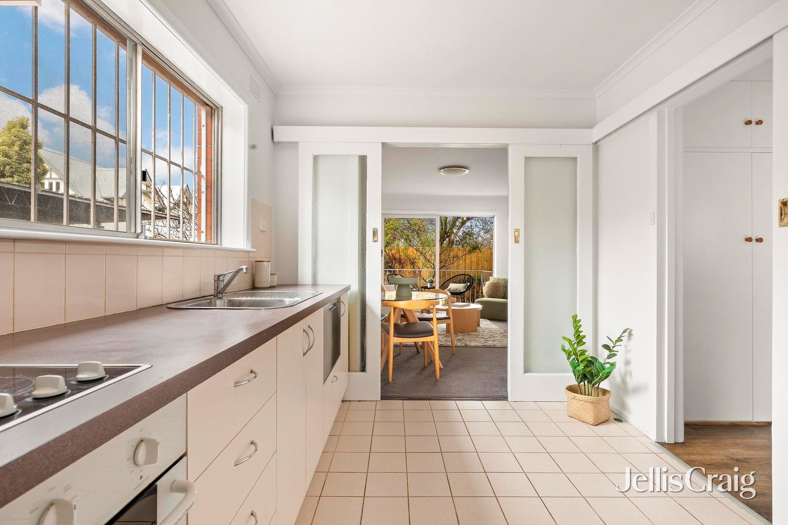 4/6 Edward Street, Essendon image 4