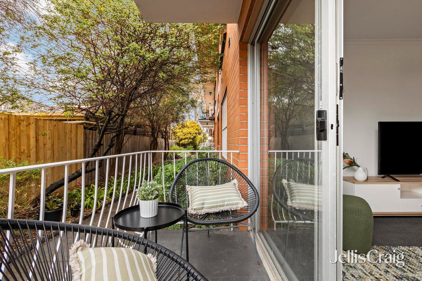 4/6 Edward Street, Essendon image 9