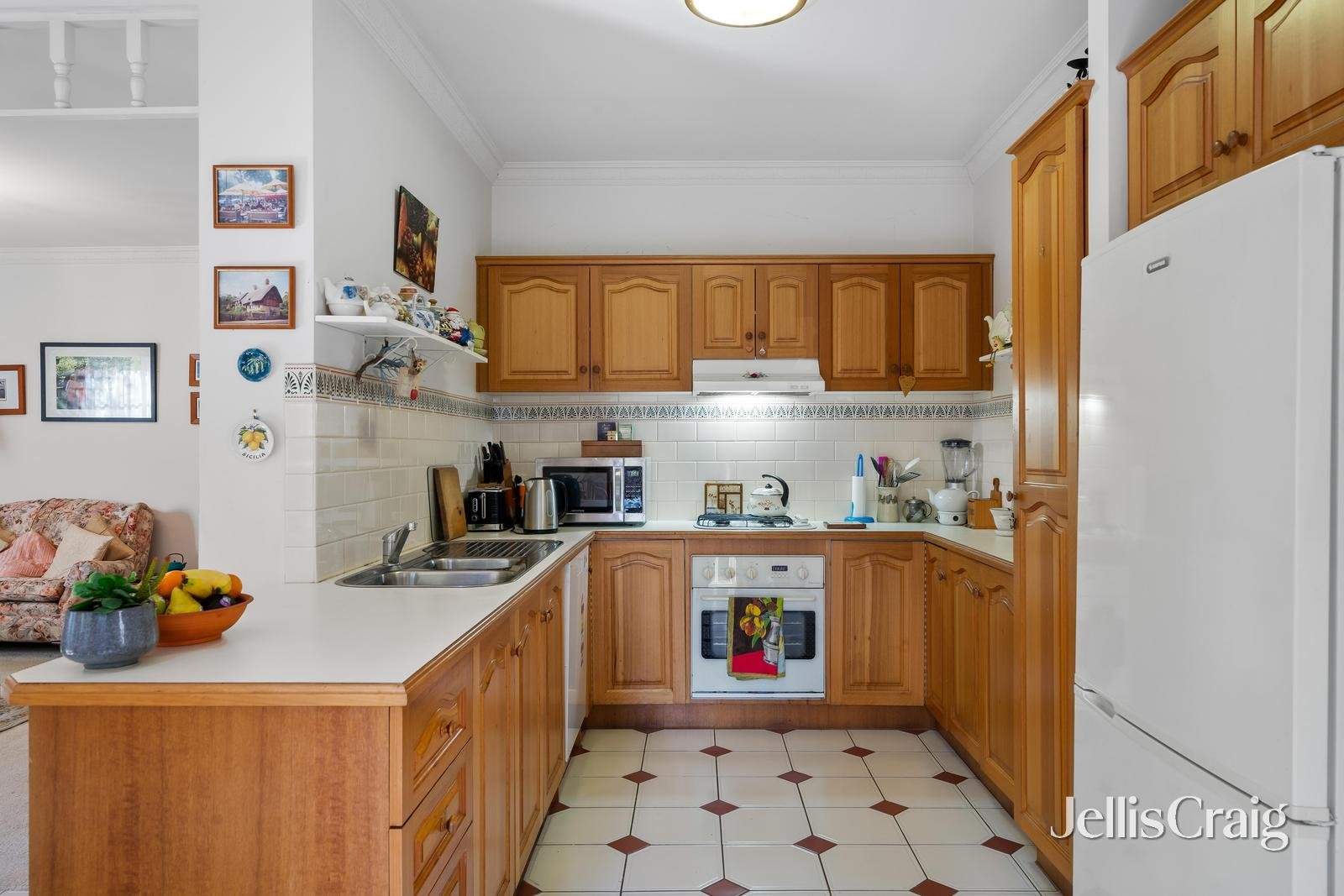 46 Erasmus Street, Surrey&nbsp;Hills image 4