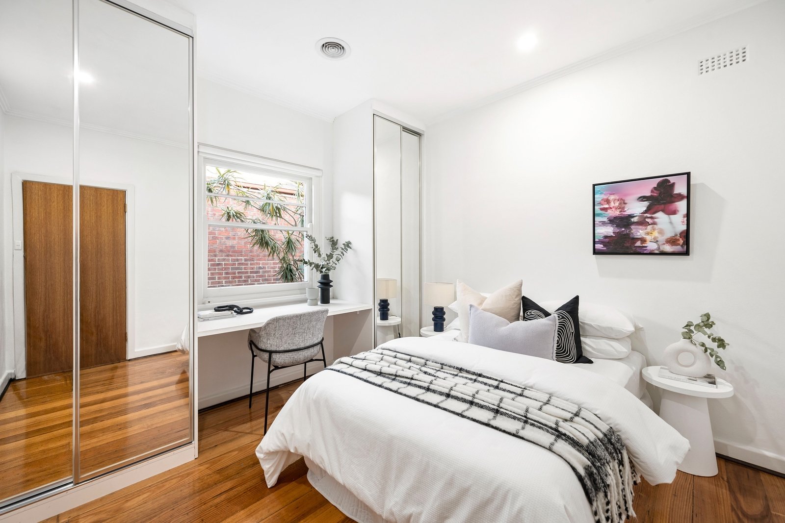 Property Gallery Thumbnail 8
