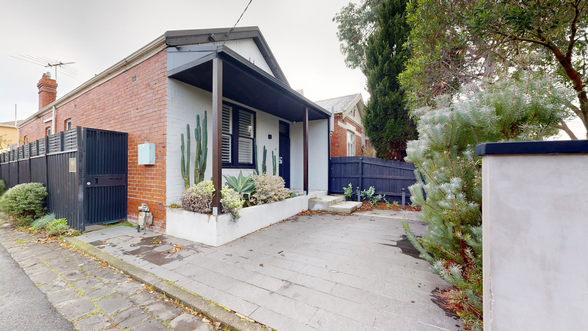 46 Highbury Grove, Prahran image 1