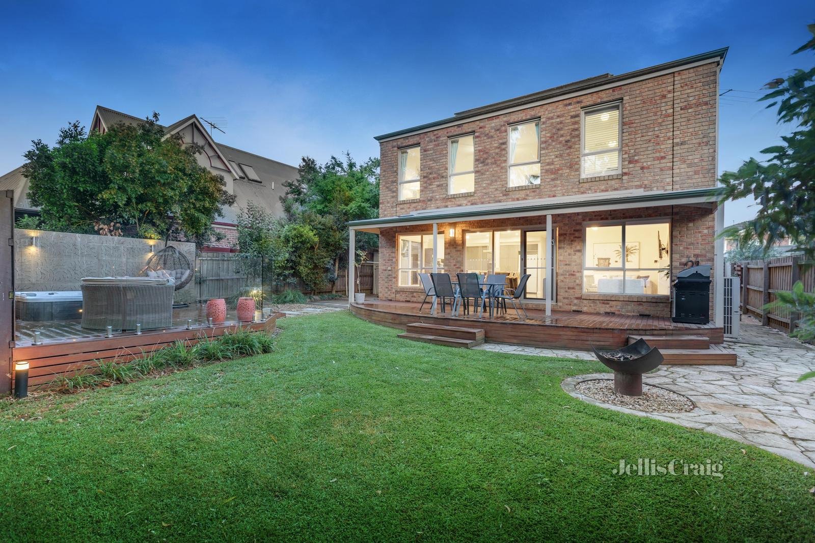 46 Huntingtower Crescent, Mount Waverley image 12