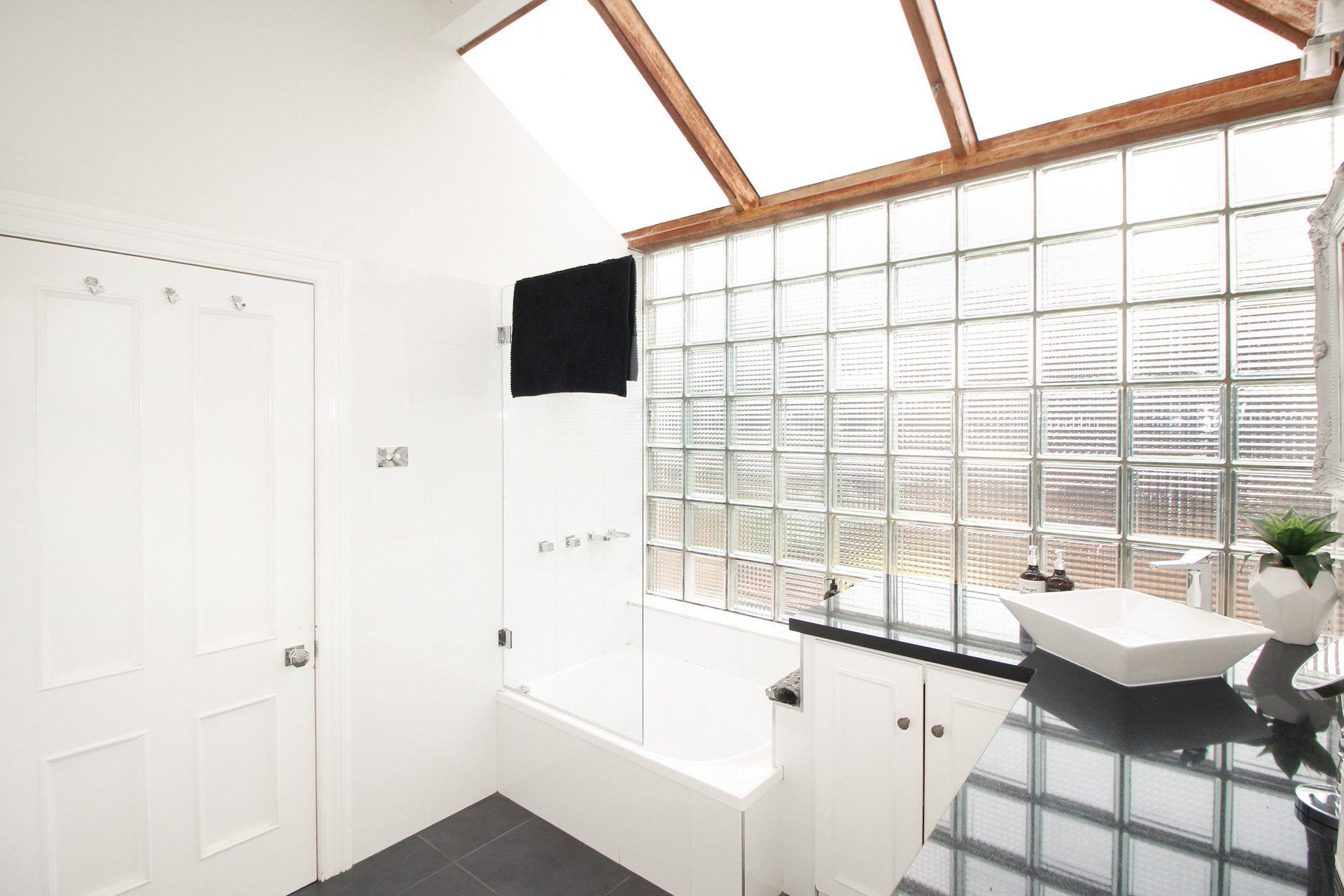 46 Jubilee Street, Geelong image 9