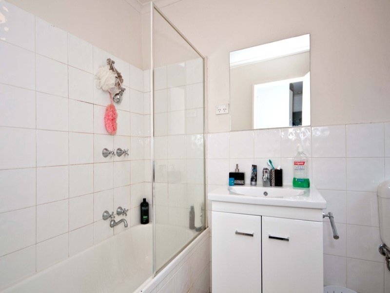 4/6 Kent Road, Box Hill image 4