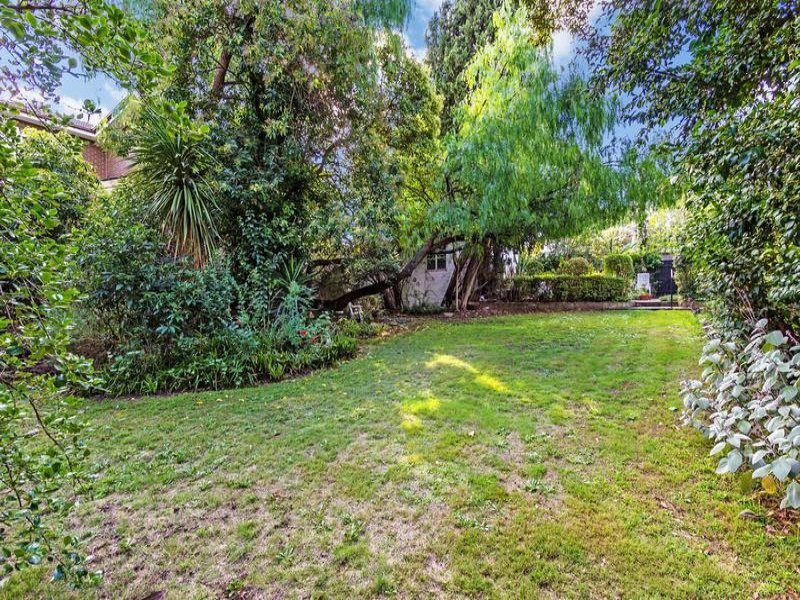 46 Kooyongkoot Road, Hawthorn image 3