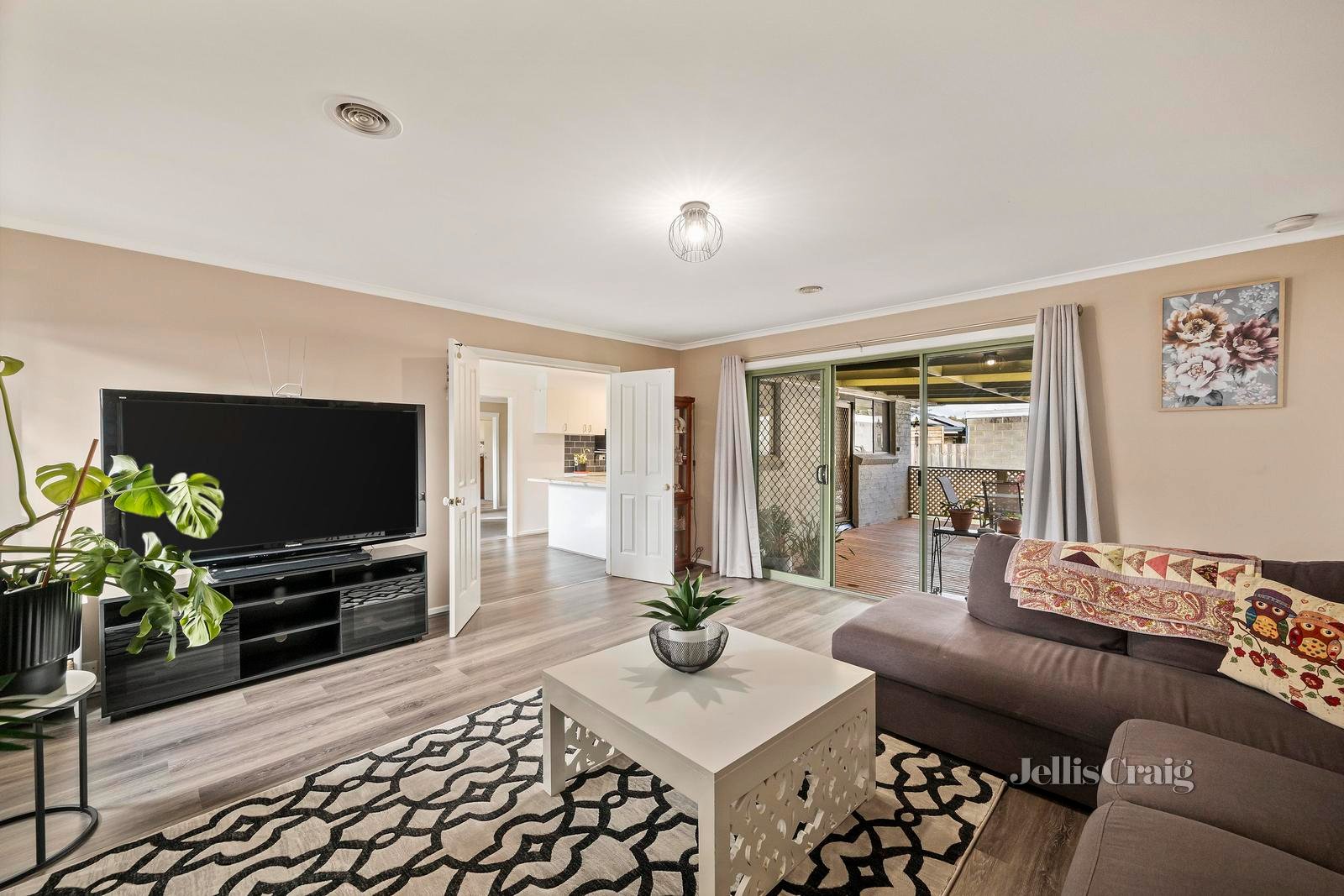 46 Landstrom Quadrant, Kilsyth image 3
