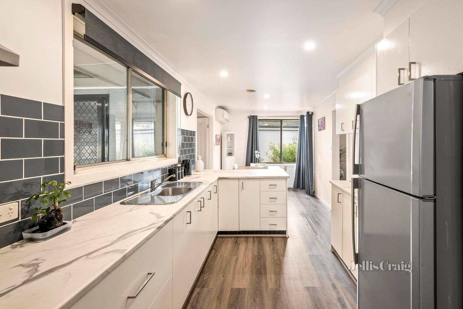 46 Landstrom Quadrant, Kilsyth image 9