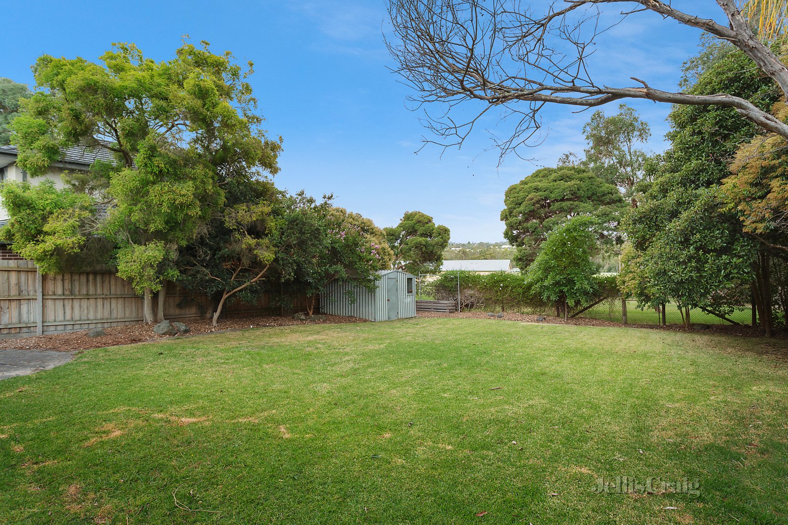 46 Lyons Road, Croydon North image 3