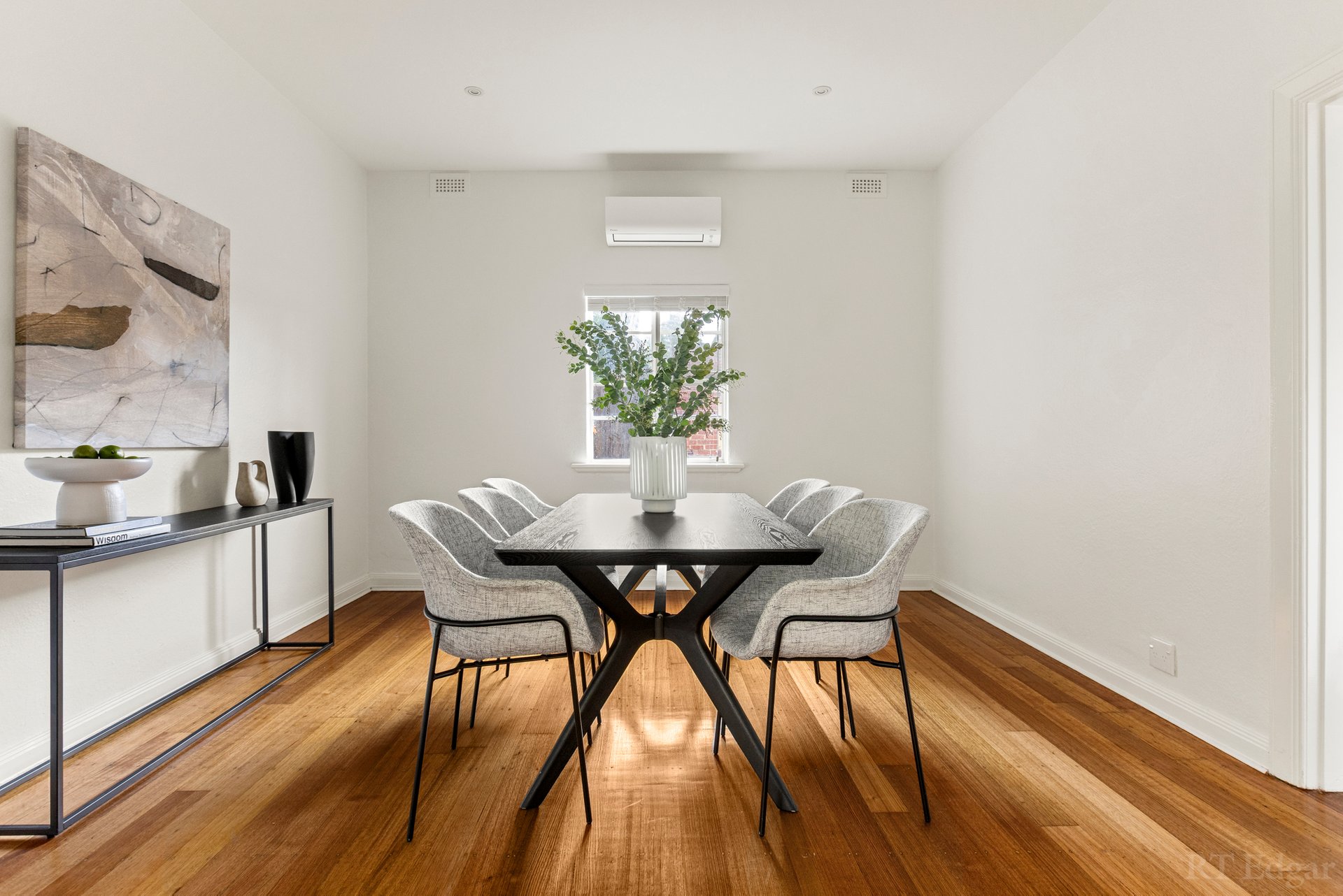 Property Gallery Thumbnail 9