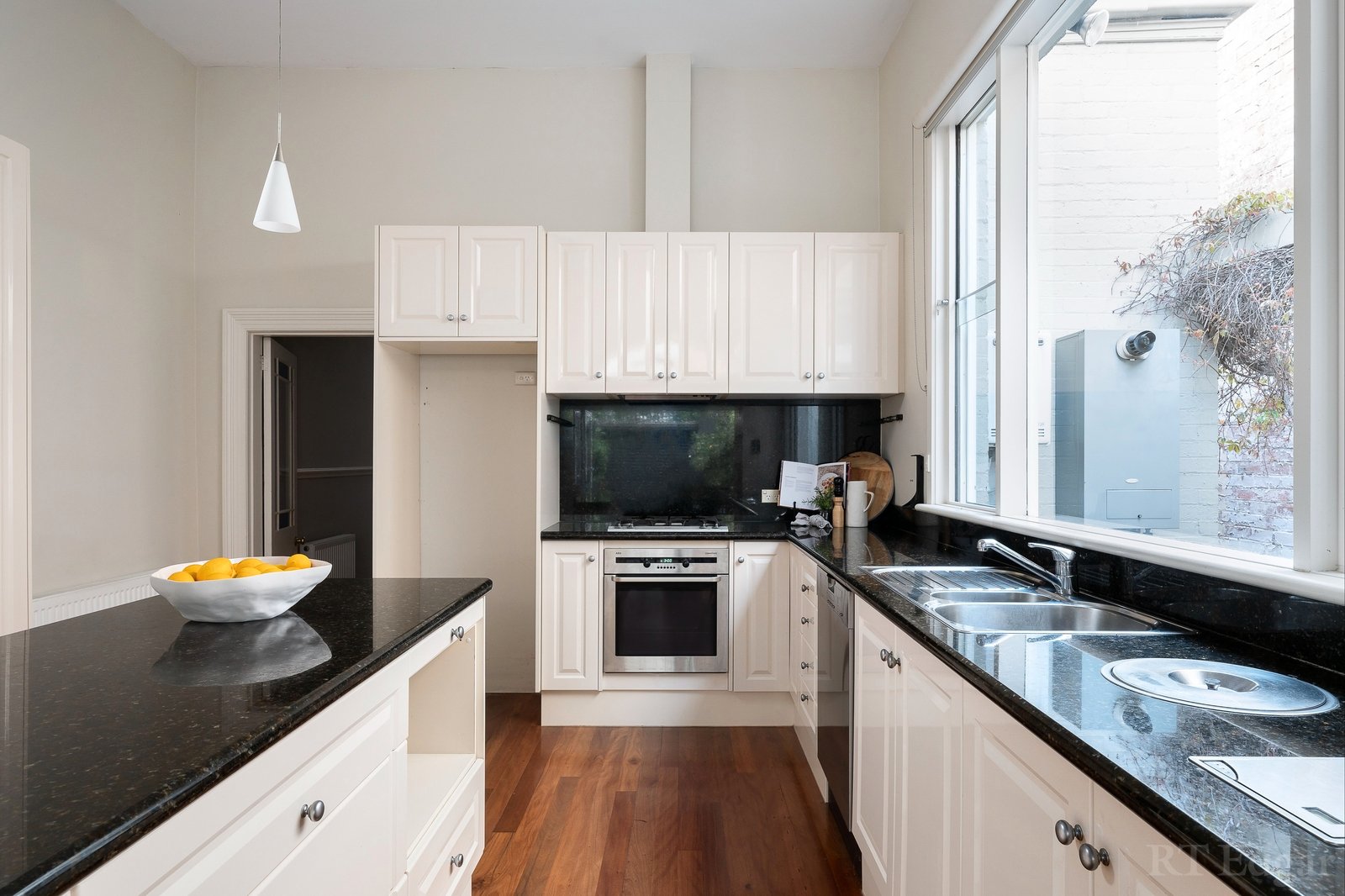 Property Gallery Thumbnail 6