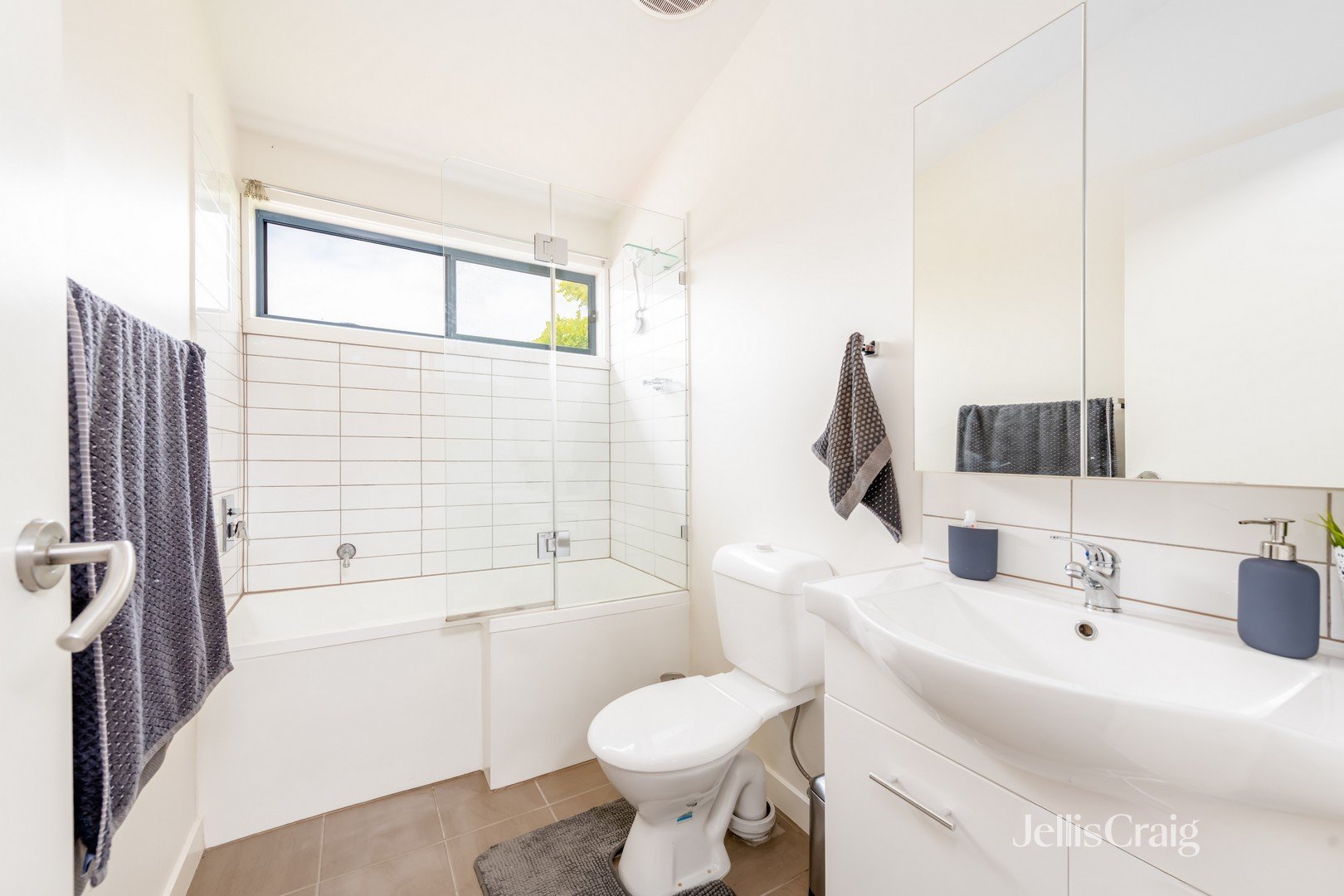 4/6 Miranda Road, Reservoir image 5