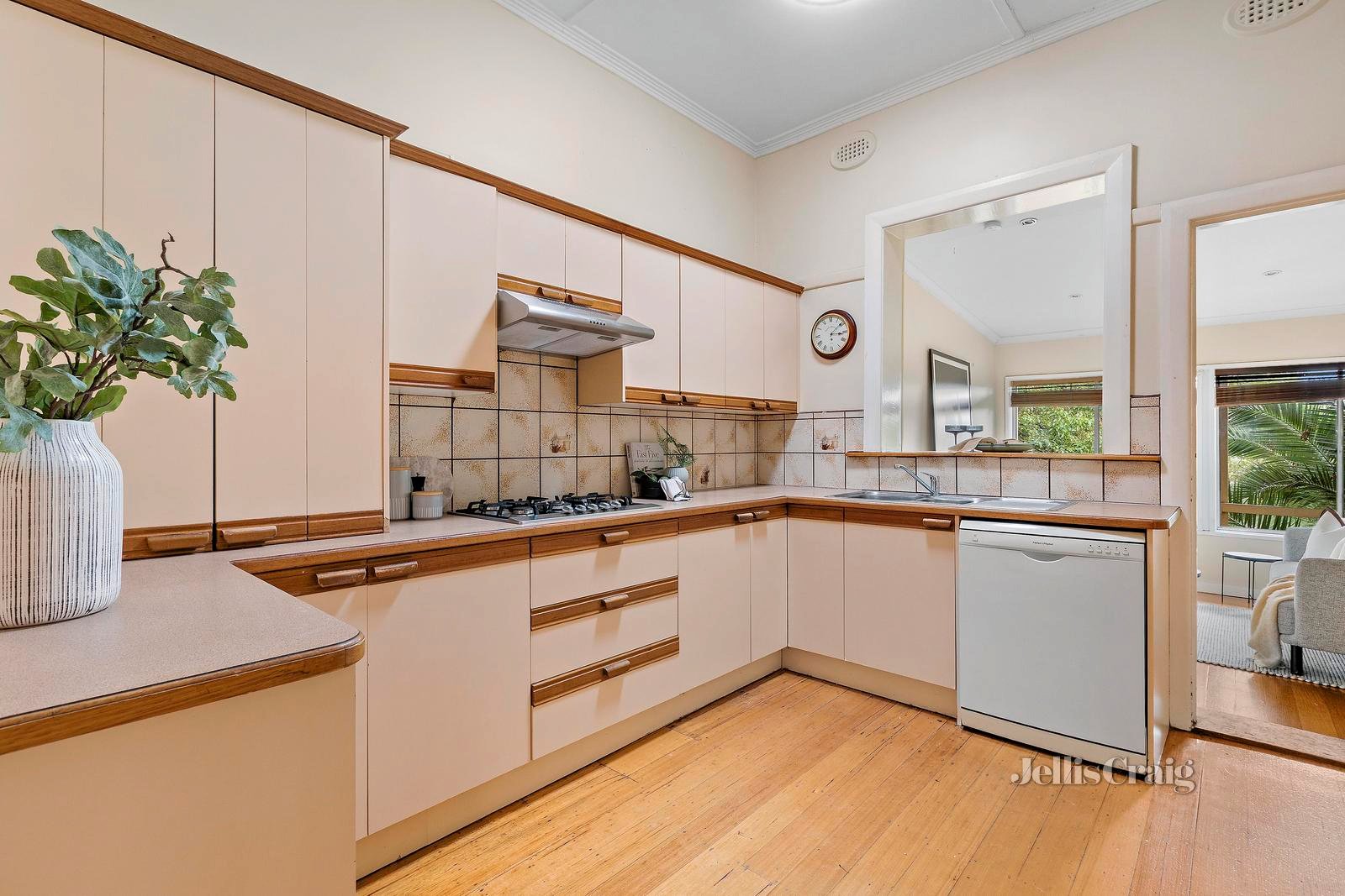 46 Myrnong Crescent, Ascot Vale image 4