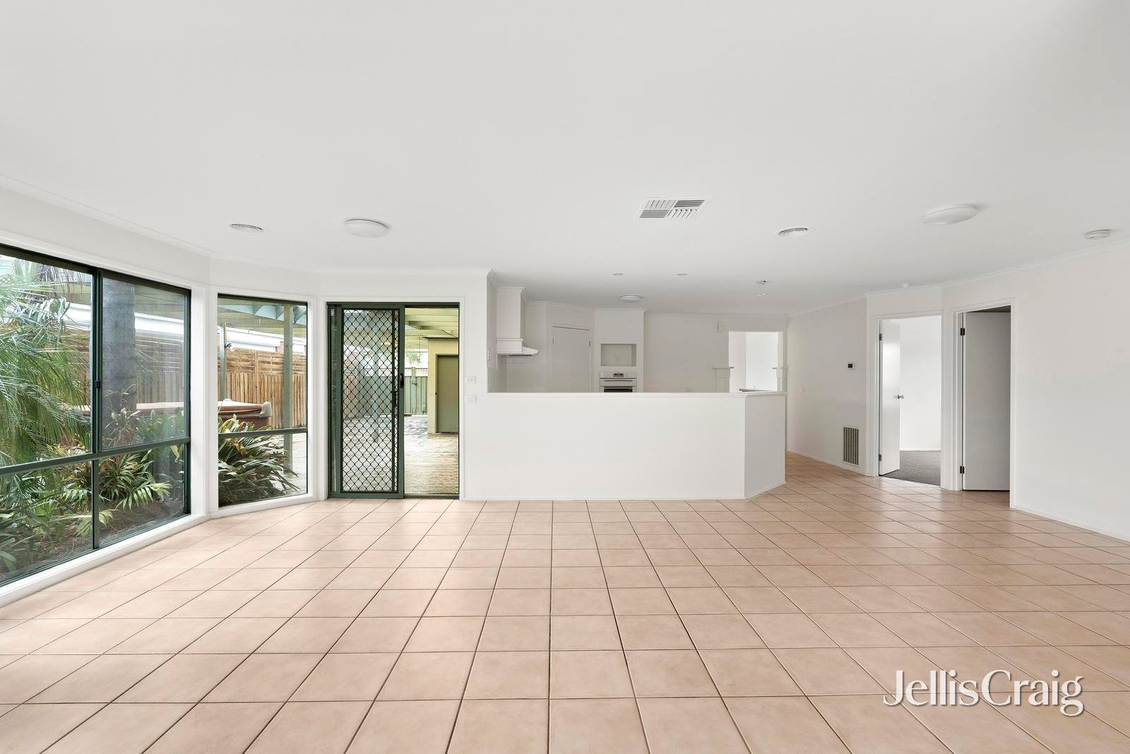 46 Panorama Drive, Hillside image 3