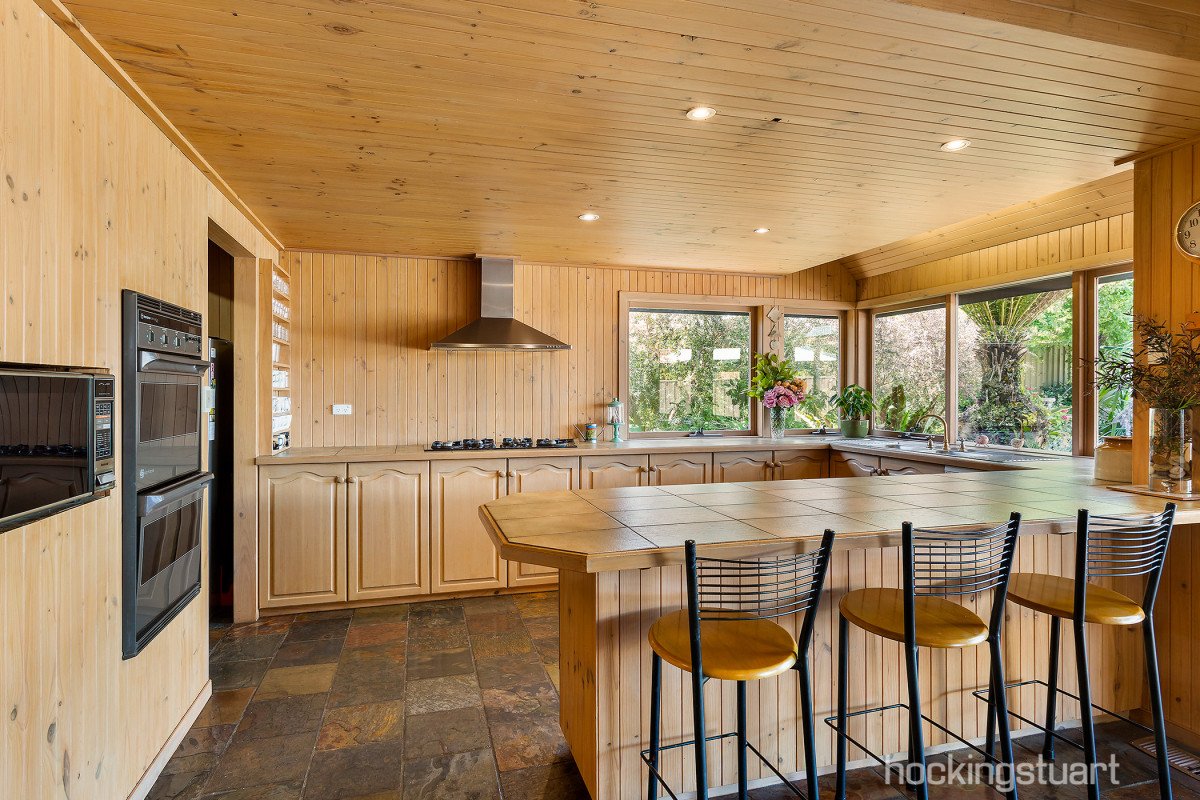 46 Shafer Road, Blackburn North image 3
